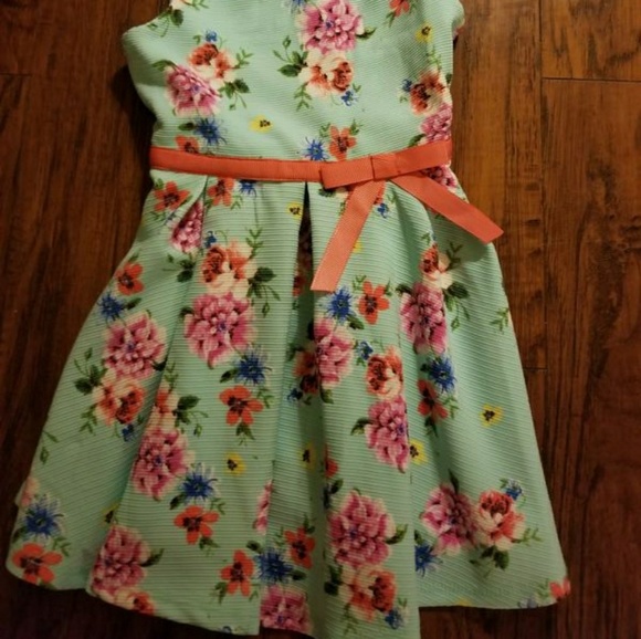 ☆Nwts☆😍 Beautiful Spring/Summer Dress😍 - Picture 2 of 4